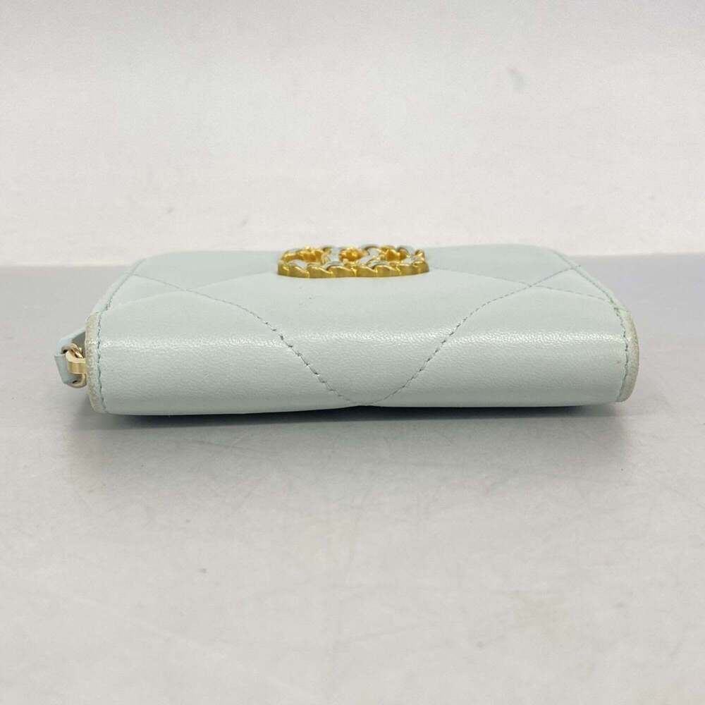 CHANEL Blue Lambskin Leather Wallet - Picture 2 of 9